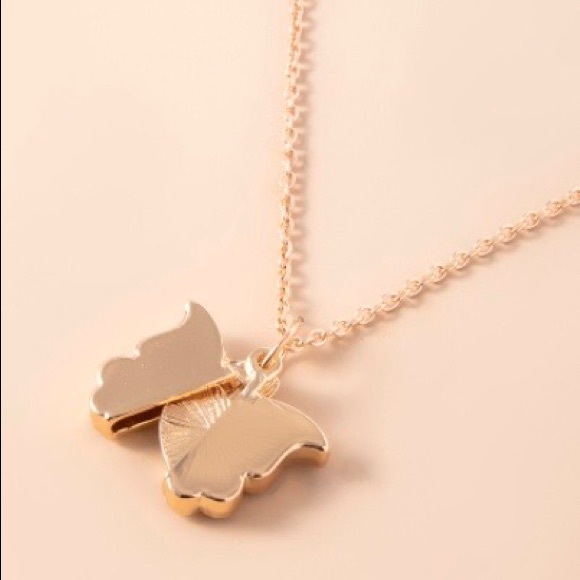 New!! Gold tone Fashion  “I Love You” Heart Necklace. - Picture 7 of 8